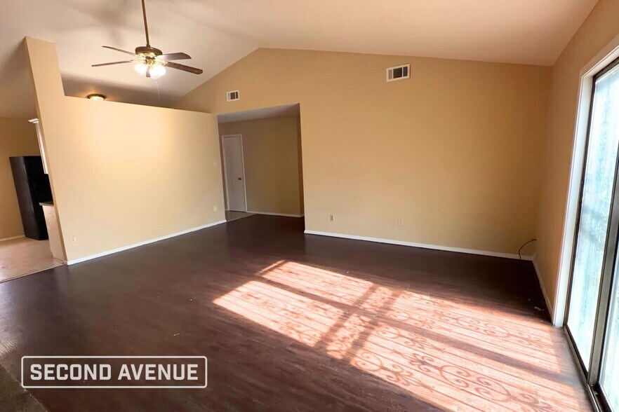 Building Photo - 5775 Ashridge Pl