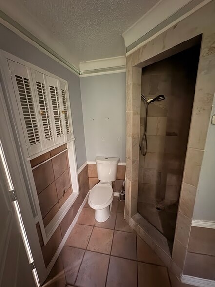 Building Photo - 1505 SE 36th St