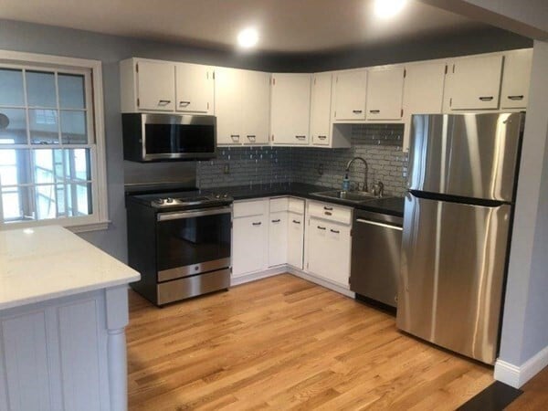 Building Photo - 60 Bridge St