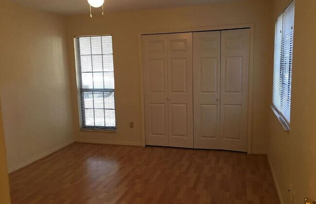 Building Photo - 3/3 In Rockwood Villas