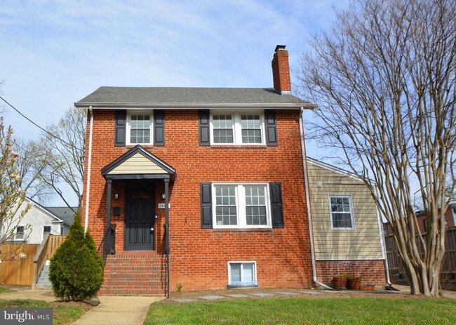 Building Photo - 2441 N McKinley St