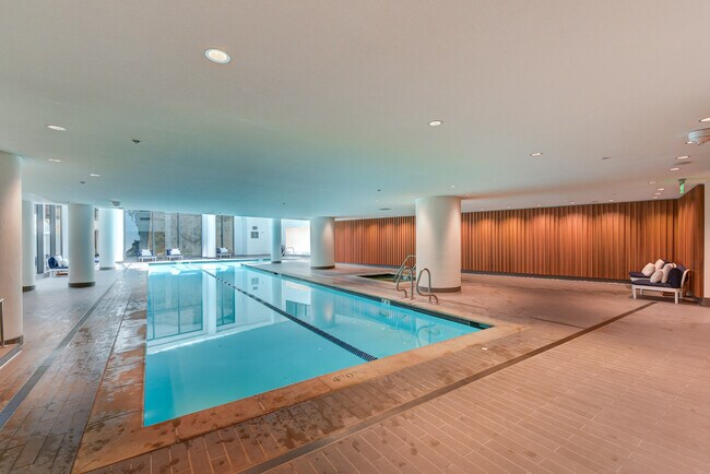 Building Photo - 201 Folsom St