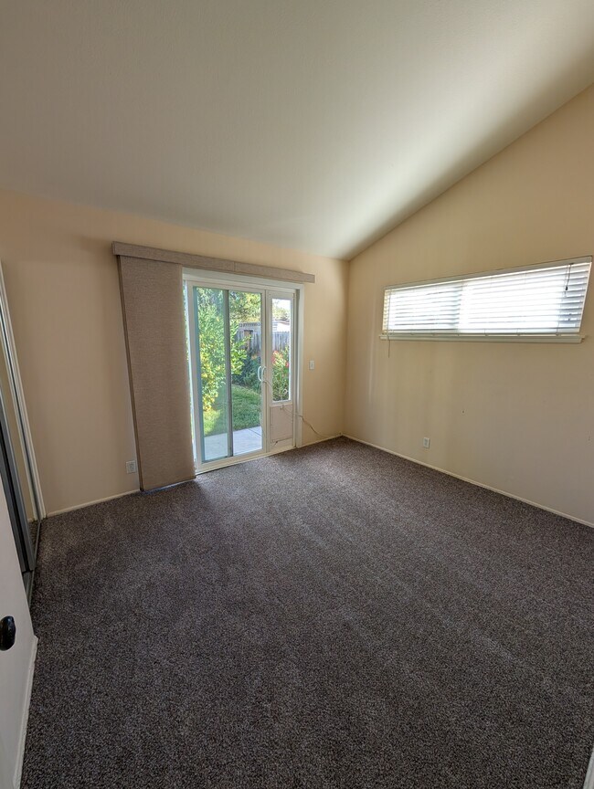 Building Photo - 27124 Cabrera Ave