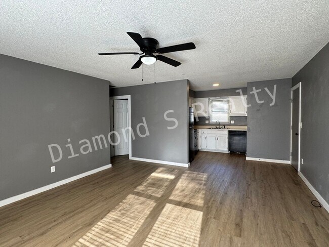 Building Photo - 1505 W Rainey St