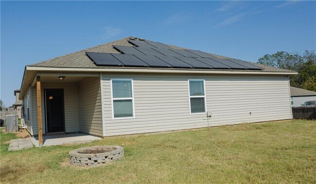 Building Photo - 2301 Hickory Wood Ave