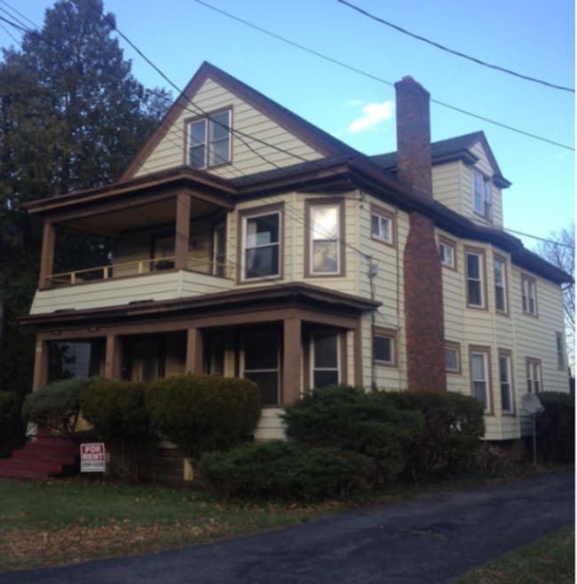 Building Photo - 1117-1119 Lancaster Ave