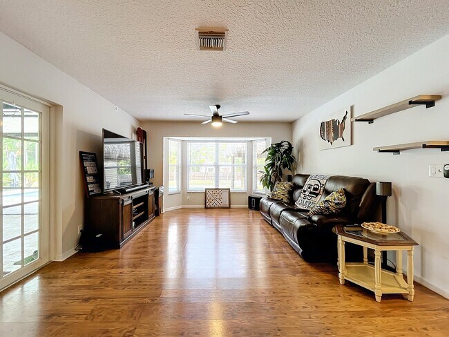 Building Photo - 14691 60th St N