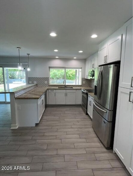 Building Photo - 6110 E Blanche Dr
