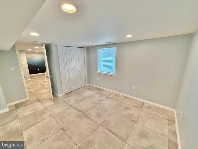 Building Photo - 4020 Grant St NE