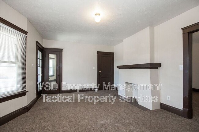 Building Photo - 12819 Edmonton Ave