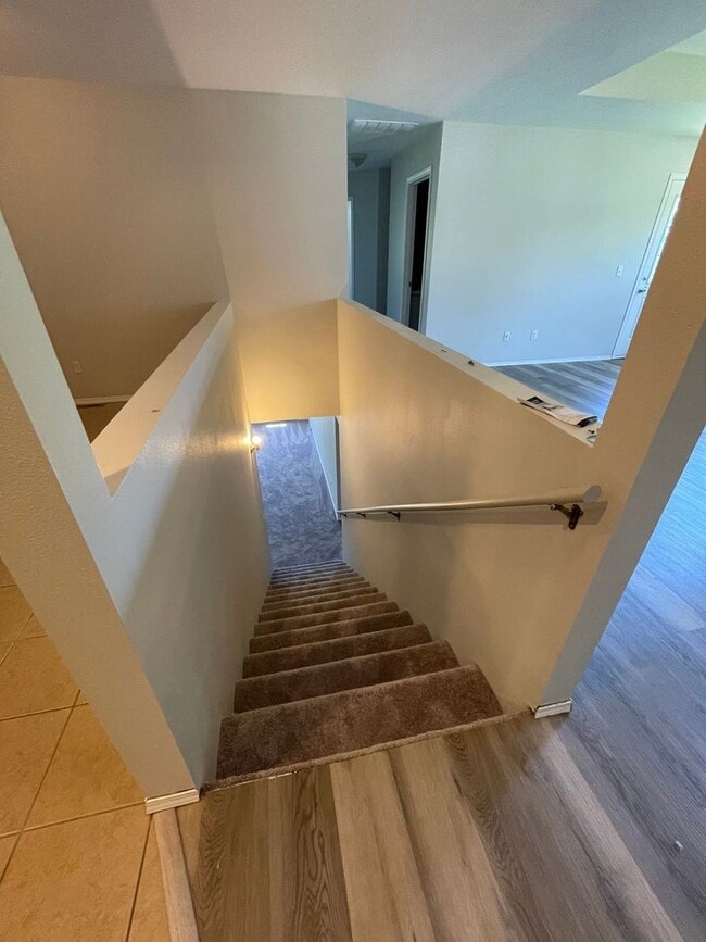 Building Photo - COMING SOON! Duplex in Ozark