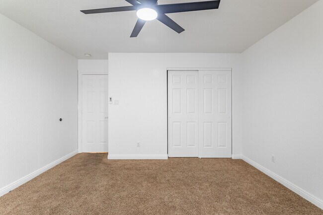 Building Photo - 3481 W 27th Ln