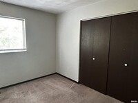 Building Photo - 3428 W Richwoods Blvd