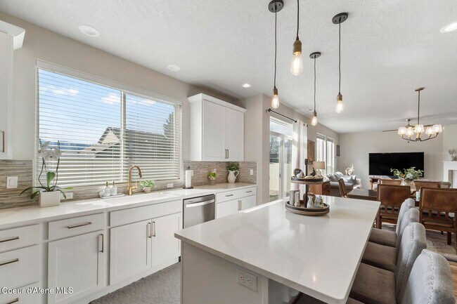 Building Photo - Spacious 4BR + Loft Home in Desirable North Place Community — Post Falls