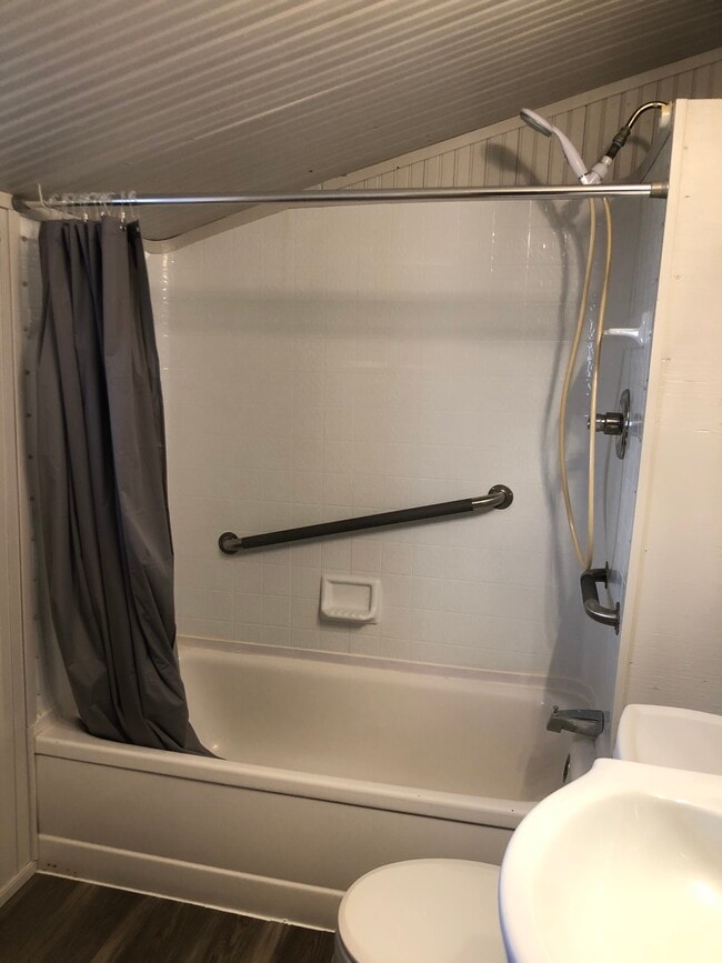 Building Photo - 524-512 12th St SW