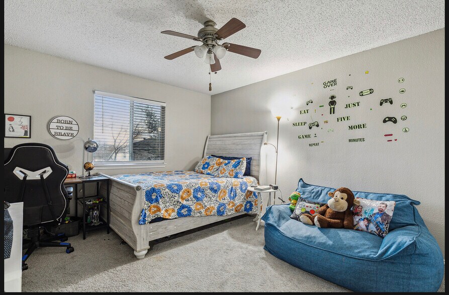 Building Photo - 2453 Graystone Dr