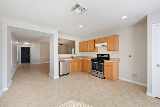 Building Photo - 18323 Fair Grange Ln