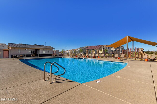 Building Photo - 14633 W Sand Hills Rd