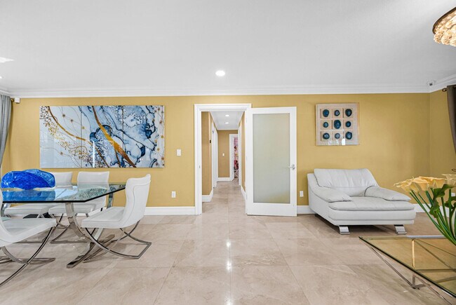 Building Photo - 836 Orchid Dr