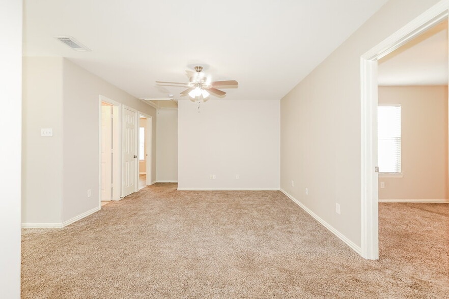 Building Photo - 21302 Berry Ridge Ln