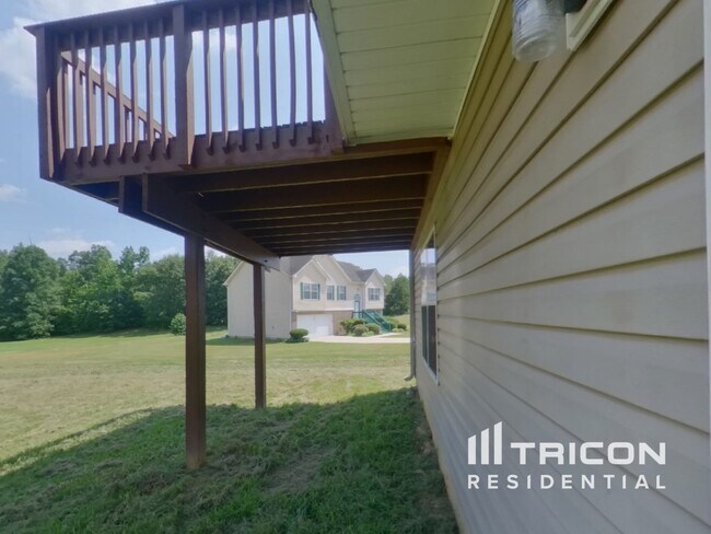 Building Photo - 731 Tullamore Way