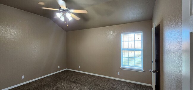 Building Photo - 3 Bedroom / 2 Bath Duplex – Clear Creek Area – Killeen, TX