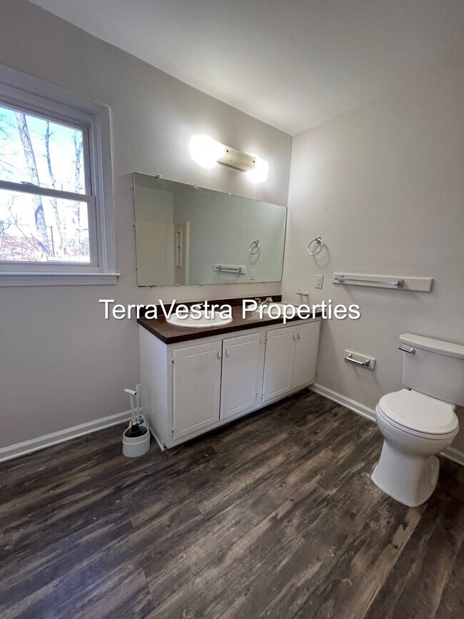 Building Photo - 23 Spar Dr