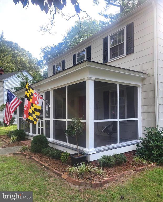 Building Photo - 905 Evergreen Ave