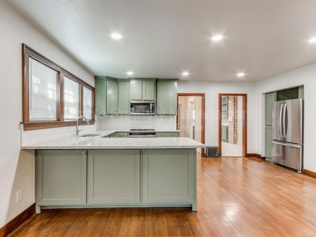 Building Photo - 2529 NW 16th St