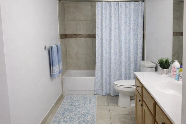 Building Photo - 700 1st St