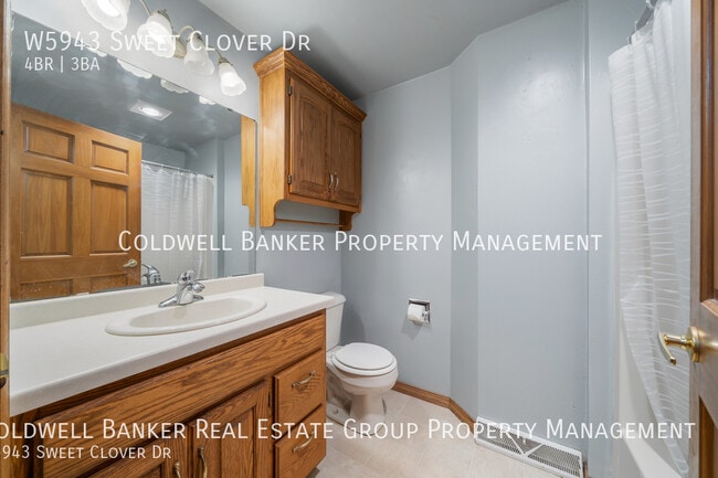 Building Photo - W5943 Sweet Clover Dr