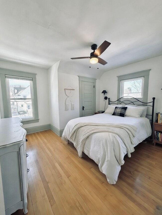 Building Photo - Charming 3bed 1.5bath Home in Saint Paul