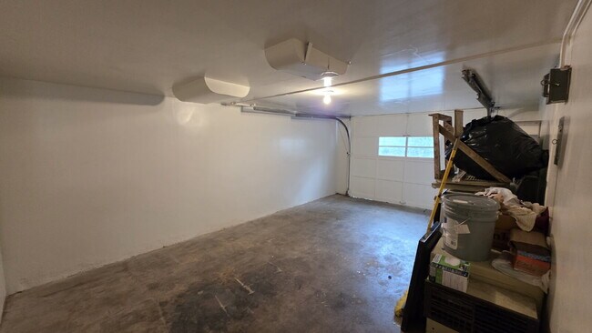 Building Photo - 1060 36th St