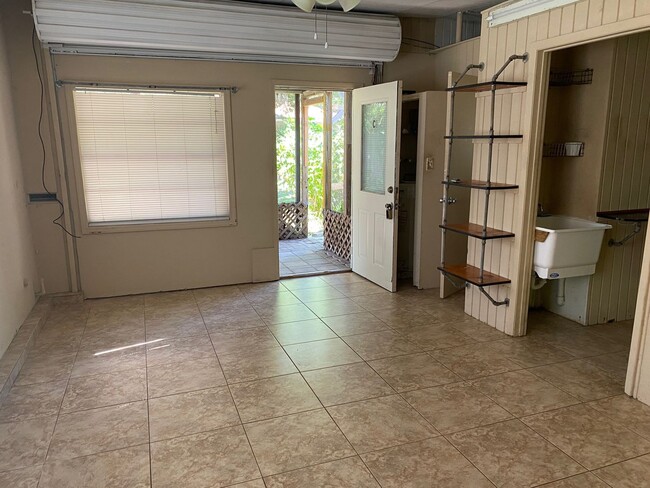 Building Photo - Affordable Efficiency Unit Available! Grea...
