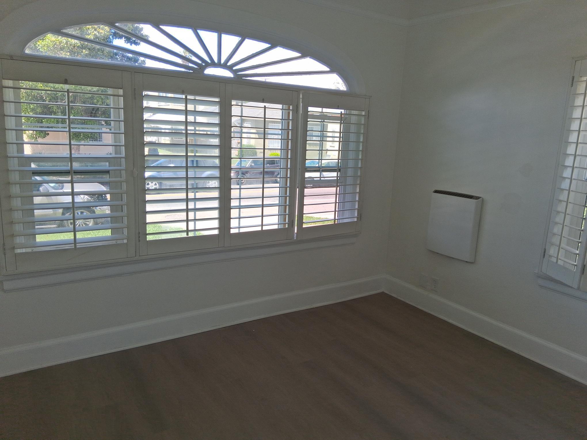 Building Photo - 6250 S Van Ness Ave