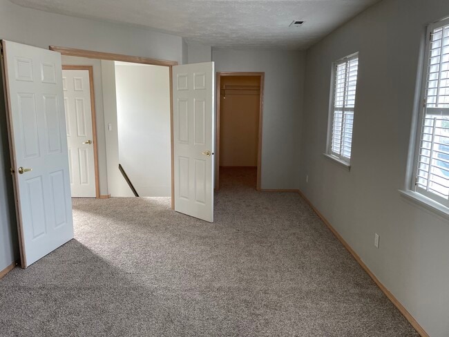 Building Photo - 15083 SE Oregon Trail Dr