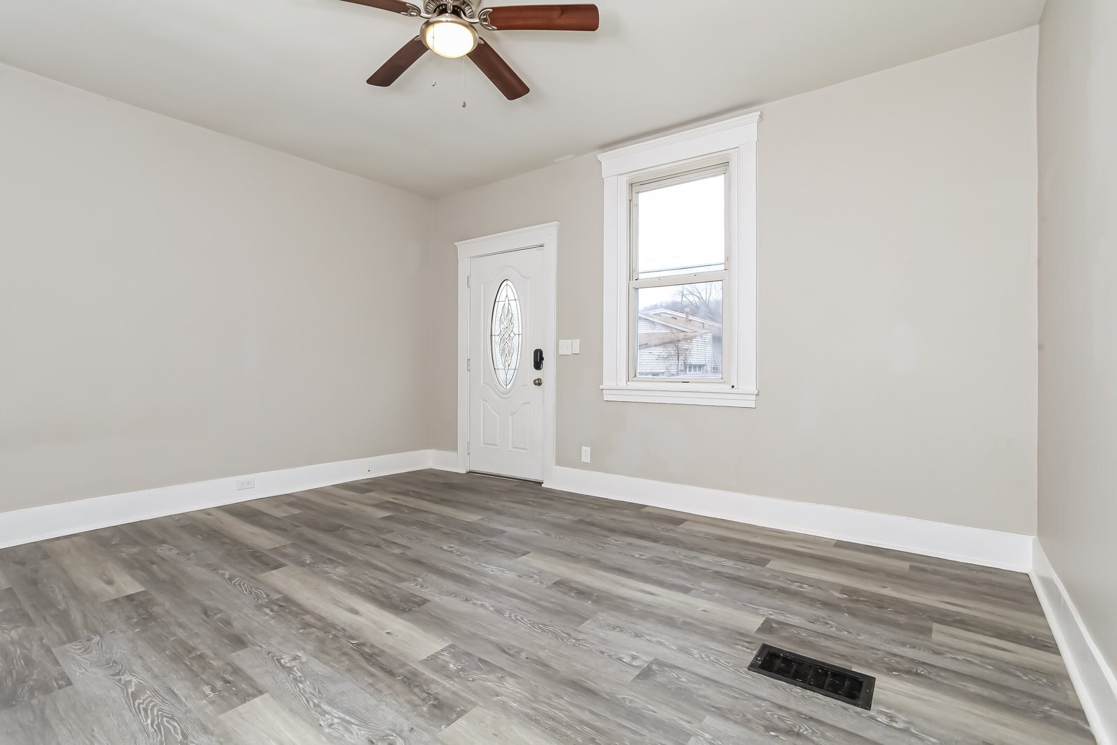 Building Photo - 635 Watkins St