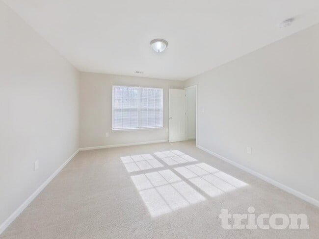 Building Photo - 1221 Jordans Pond Ln