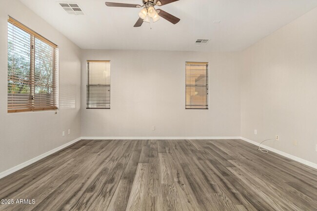 Building Photo - 4115 W Valley View Dr