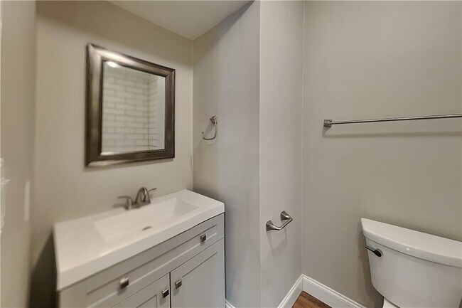 Building Photo - 2831 Olde Post Rd SE