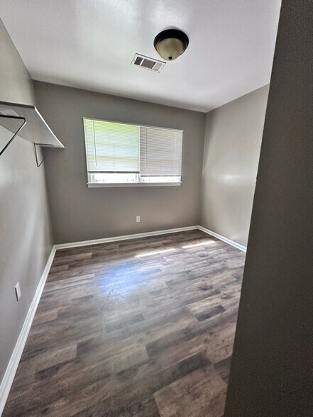 Building Photo - 3066 Tyler Rd
