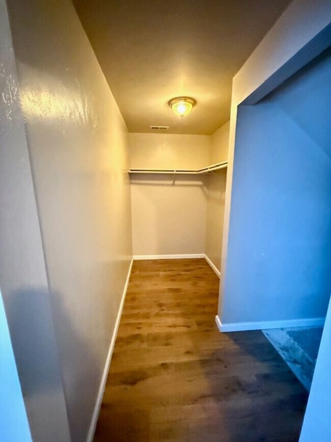 Building Photo - 3 Bedroom, 2 Bathroom 4-Plex