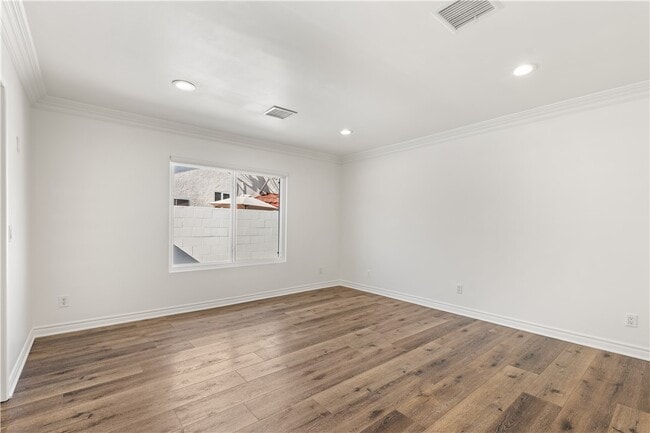 Building Photo - 6515 Kenwater Ave