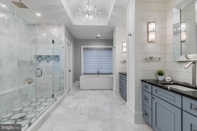 Building Photo - 7002 River Oaks Dr