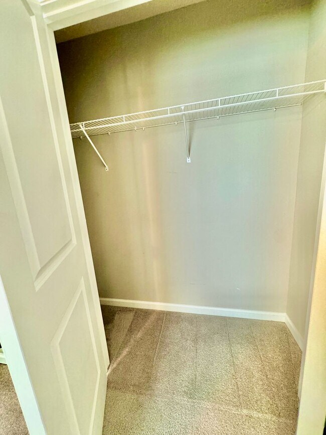 Building Photo - 3/2.5 Townhome located in Cokers Commons i...