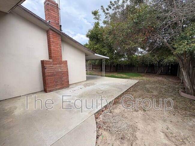 Building Photo - 2516 S Memory St