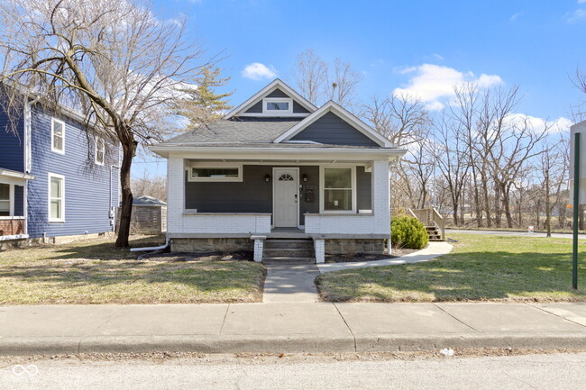 Building Photo - 1701 Barth Ave