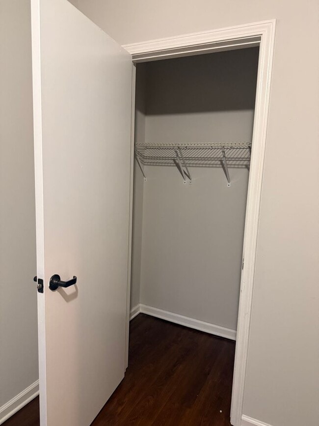 Building Photo - 604 41st Ave N