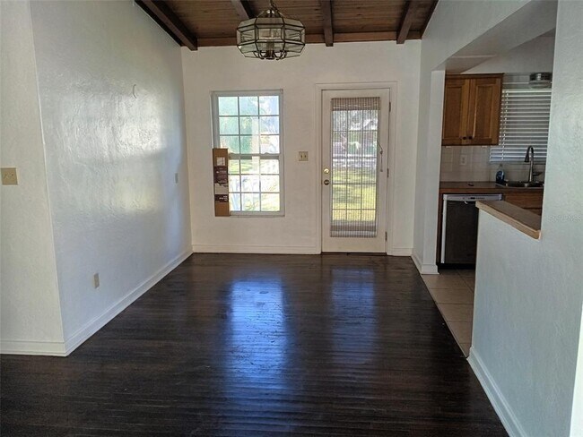 Building Photo - 10611 Dixon Dr