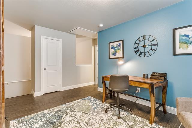 Building Photo - 3813 Huntington Dr